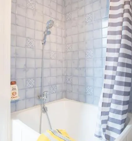 Le Petit Cocon - 150m De La - 3 Pers Appartement